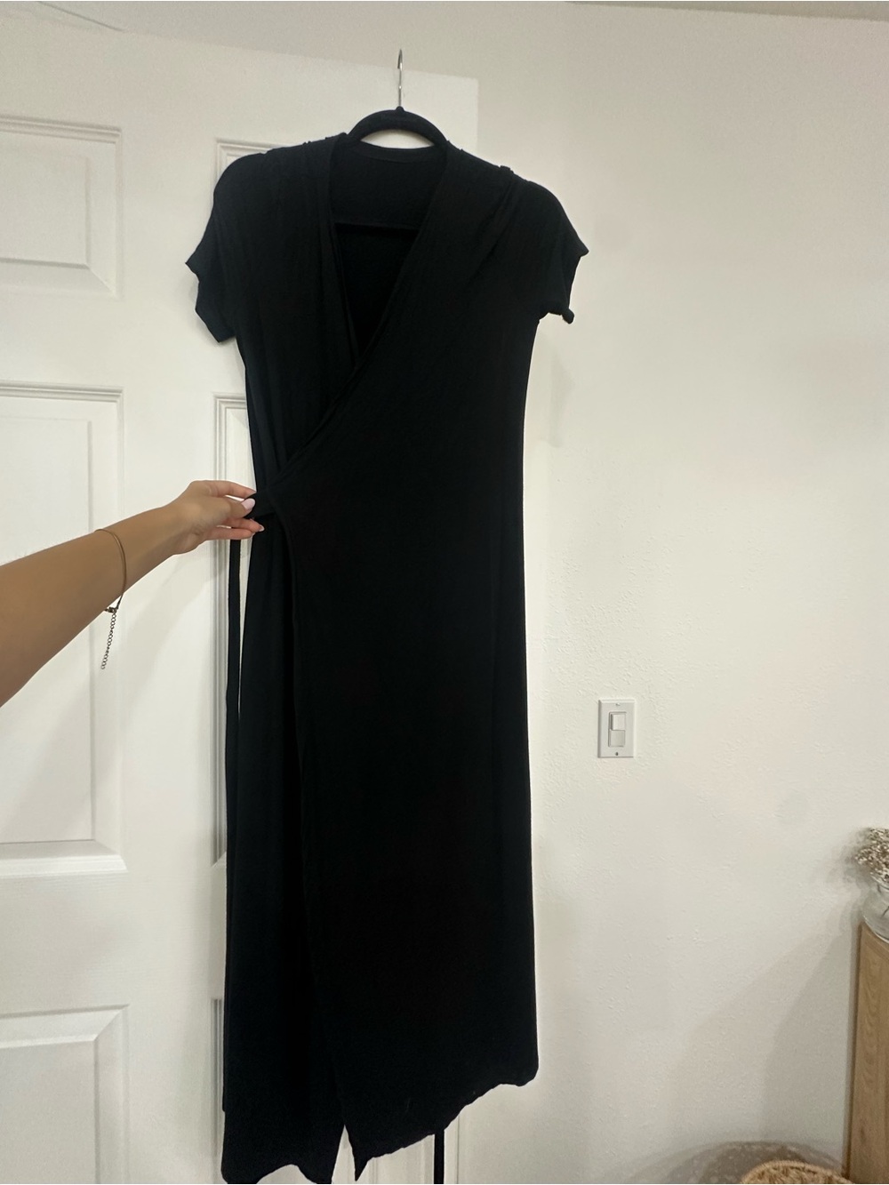 Black Short-Sleeve Wrap Maxi Dress - Elegant Everyday Style